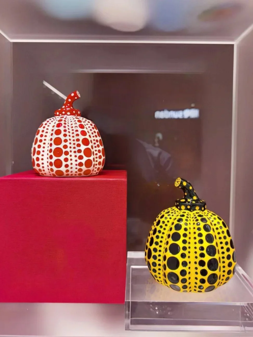 Kusama Yayoi статуя тыквы япон – обзор и цена Resin Art Ocean