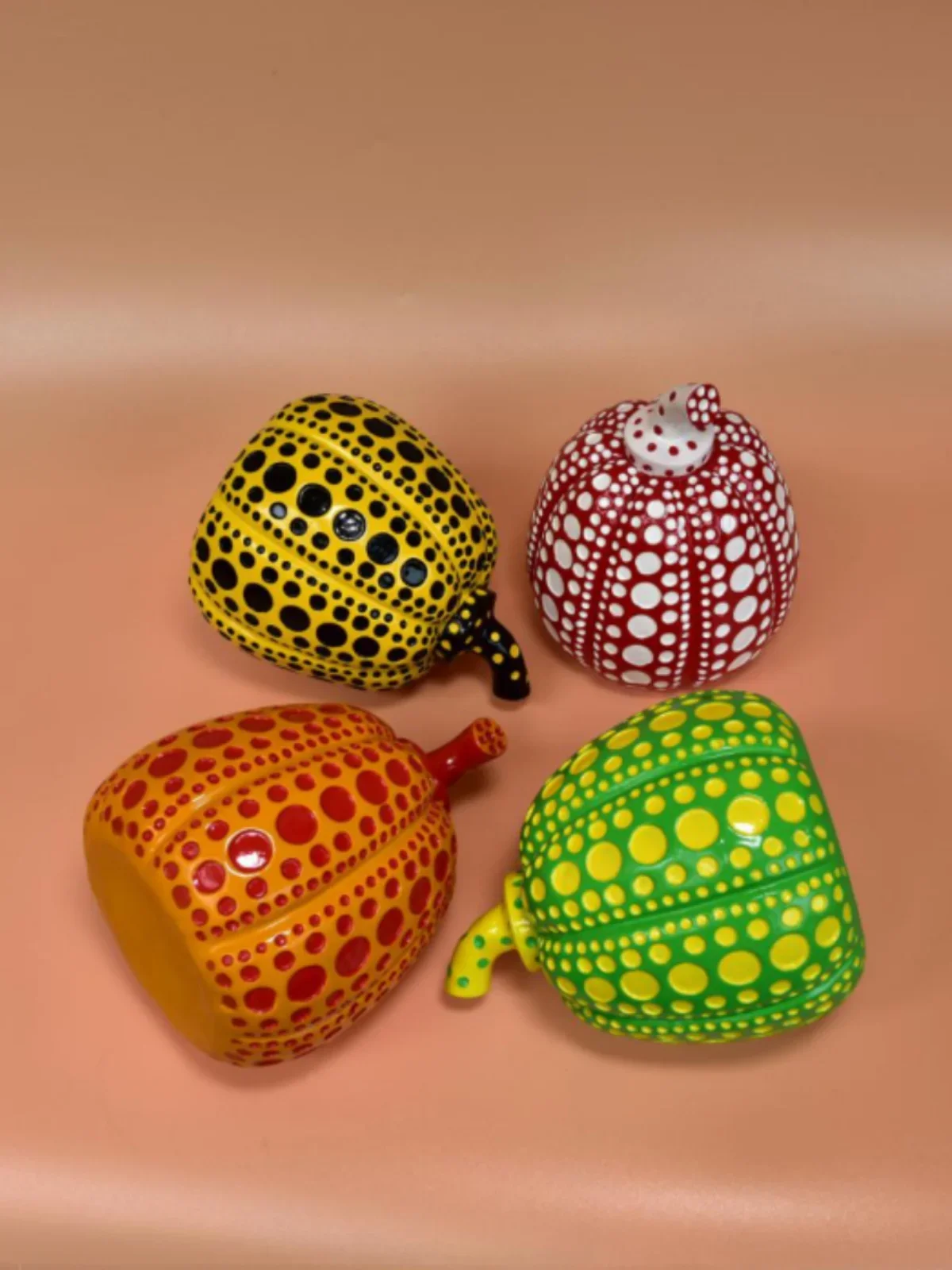 Kusama Yayoi статуя тыквы япон – обзор и цена Resin Art Ocean